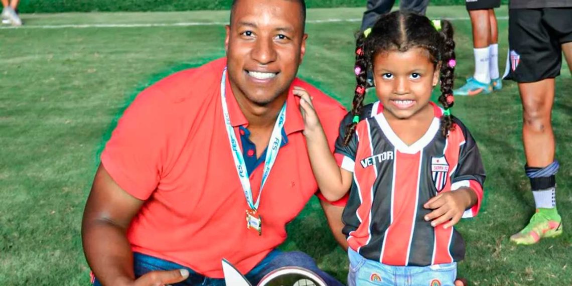 Rodrigo César, do Serra, é eleito o melhor técnico da Copa Espírito Santo 2023