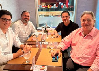 Pré-candidatos a prefeito de Vitória articulam aliança durante almoço