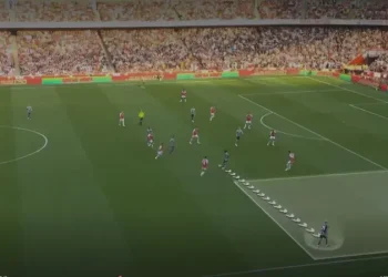 Jogadores do Manchester United evitaram tocar para Antony em derrota para o Arsenal, diz TV