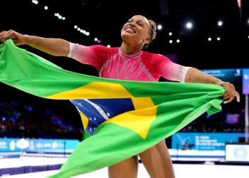 Ouro para o Brasil: Rebeca Andrade é bicampeã no salto no Mundial de Ginástica