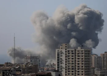 Família tenta sair com bebê brasileiro e outras quatro crianças da Faixa de Gaza
