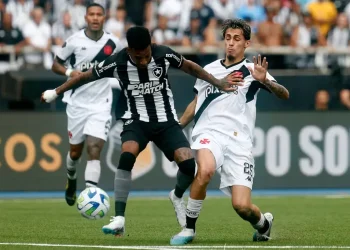 Vasco x Botafogo: onde assistir ao vivo, horário e escalações do jogo pelo Brasileirão