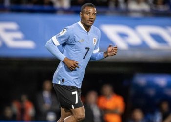“Vem para o Flamengo”: rubro-negros pedem contratação de De La Cruz em publicação do Uruguai