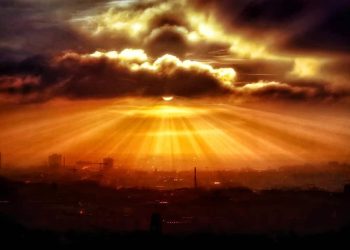 Enorme tempestade solar pode desligar a internet por meses em 2024; entenda