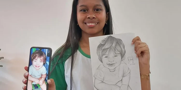 Adolescente aprende a desenhar rostos sozinha e se destaca com a arte no ES: ‘Me ajuda psicologicamente’