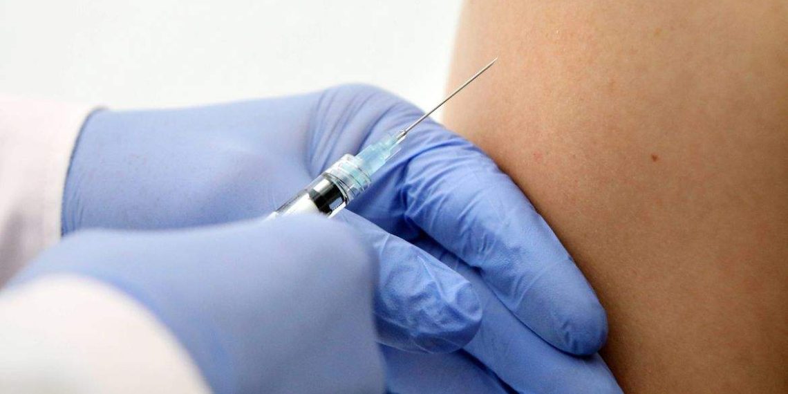 Vacinação contra a dengue começa em fevereiro em 20 cidades do ES; veja a lista