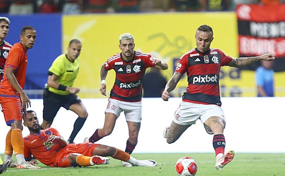 Análise: Flamengo faz de primeiro teste de fogo um jogo fácil com arte, eficiência e segurança