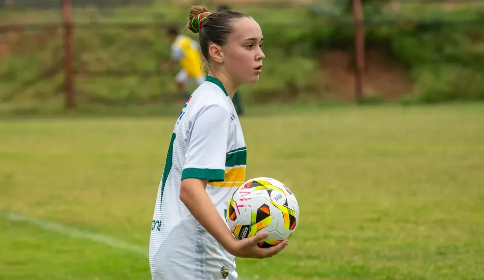 Campeã entre meninos no ES, Liz Valverde acerta com o Corinthians