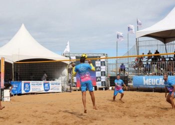 Campeonato Brasileiro de Futevôlei Máster reúne 130 atletas na Praia da Costa