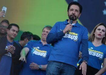 Marcha para Jesus tem aplausos a Bolsonaro, forte presença de políticos e Nunes cantor