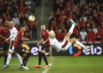 Mesmo esfacelado por desfalques, Flamengo vai a Curitiba com carrascos do Athletico-PR