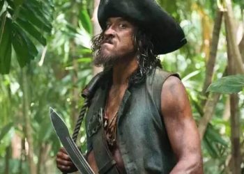 Ator de Piratas do Caribe morre após ser atacado por tubarão no Havaí