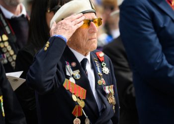Veterano da Segunda Guerra Mundial morre a caminho das comemorações do Dia D