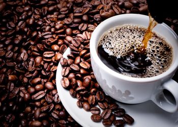 Números do Brasil voltam ao radar e apesar da dúvida no rendimento, café volta a cair