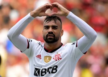 Rennes, da França, formaliza proposta ao Flamengo para comprar Fabrício Bruno