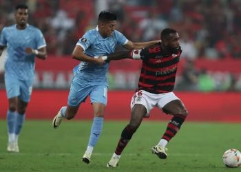 Gerson despreocupa torcida do Flamengo após mancar no fim do jogo: “Recuperar porque domingo é guerra”