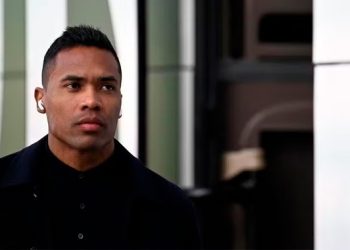 Flamengo avança em conversas e se aproxima do lateral-esquerdo Alex Sandro