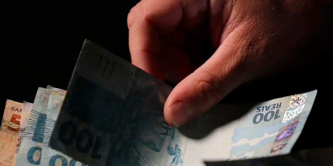 Receita paga último lote da restituição do Imposto de Renda a 511 mil nesta segunda