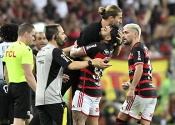 Em estreia de Filipe Luís, vestiário tem cobrança por Flamengo objetivo e fé no título brasileiro
