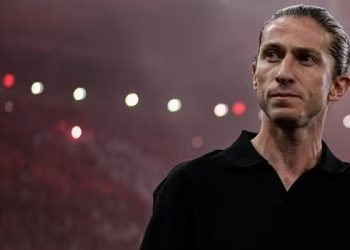 “Filipe Luís surpreende o Brasil”: jornal espanhol repercute estreia de técnico do Flamengo