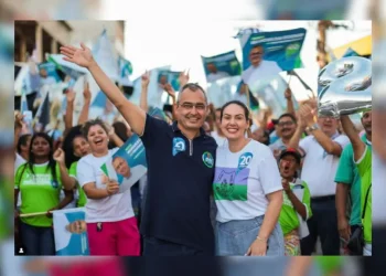 Prefeito eleito em São Mateus, Marcus da Cozivip vai à missa agradecer vitória