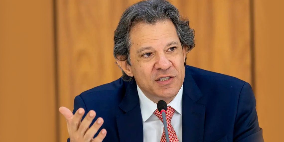 Haddad anuncia isenção do Imposto de Renda para quem ganha até R$ 5.000