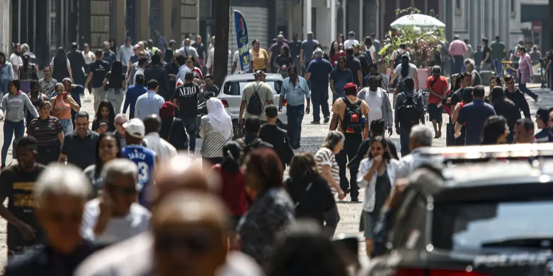 IBGE: pobreza e extrema pobreza atingem menor nível no país desde 2012