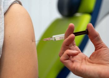 Dengue: crianças e adolescentes de 10 a 14 permanecem como público da vacina no Estado