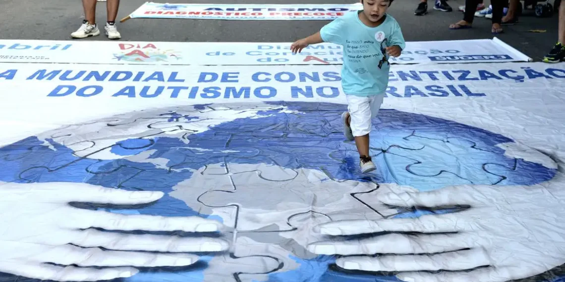 Detecção precoce do autismo ajuda na alfabetização e inclusão escolar
