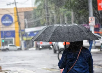 Feriadão no ES terá alerta de chuva e ventos de até 100 km/h