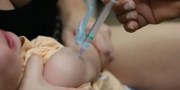 Campanha de vacinação contra a gripe começa nesta segunda-feira