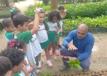 Alunos das escolas de Nova Venécia visitam viveiro e aprendem sobre preservação ambiental