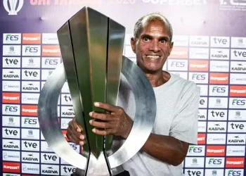 Ídolo do Vasco e Desportiva, Geovani Silva sofre parada cardíaca e está na UTI