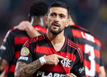 Flamengo vence o Espérance na estreia do Mundial de Clubes