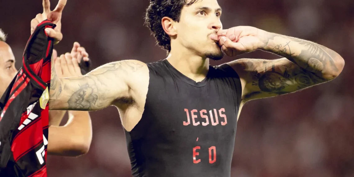 Pedro marca e Flamengo vence Fluminense no Maracanã