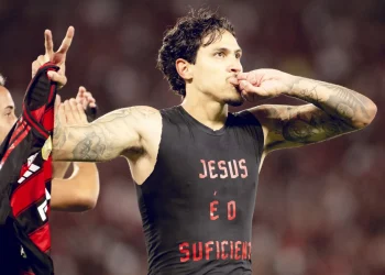 Pedro marca e Flamengo vence Fluminense no Maracanã