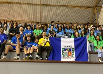 Delegação de Nova Venécia embarca rumo à Final Estadual Infantil dos Jogos Escolares do Espírito Santo