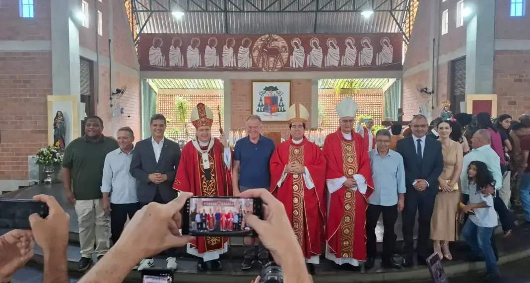 Prefeito Marcus Batista recebe o governador Casagrande e o vice Ferraço em missa do Padroeiro São Mateus