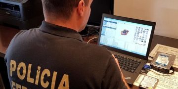 Operação da Polícia Federal em São Mateus combate disseminação de notícias falsas
