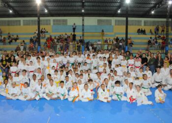 Karate em destaque: Jaguaré realiza cerimônia de troca de faixas com 120 atletas