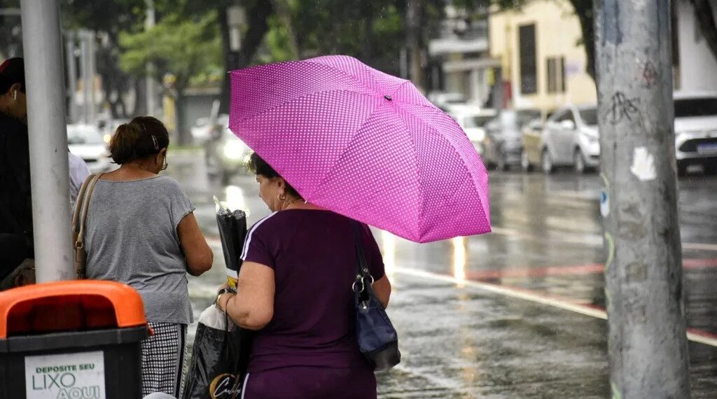 Céu nublado e pancadas rápidas marcam a sexta-feira (24) em São Mateus