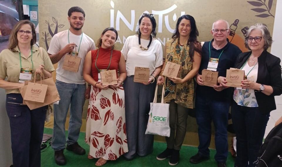 Trabalho do Incaper sobre pimenta-rosa é premiado em simpósio nacional