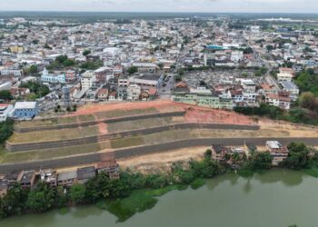 Governo entrega contenção da Ladeira do Besouro à população