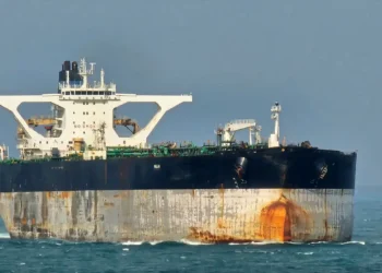 EUA apreendem dois navios que transportariam petróleo da Venezuela