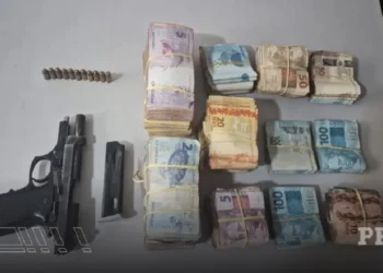 Perseguição na BR-101 termina com arma e R$ 40 mil apreendidos pela PRF