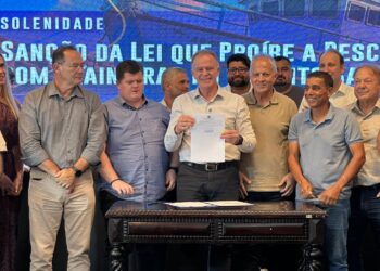 Governo sanciona lei que proíbe pesca industrial em águas costeiras do ES para proteger pesca artesanal