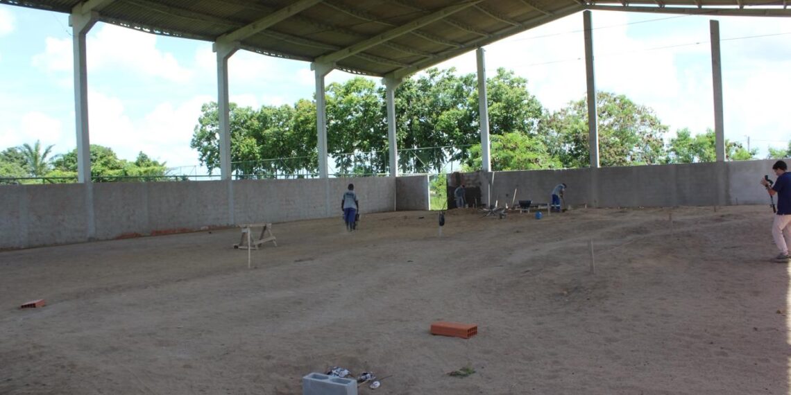 Jaguaré investe em esporte e educação com obras da quadra da Escola Marciano Altoé