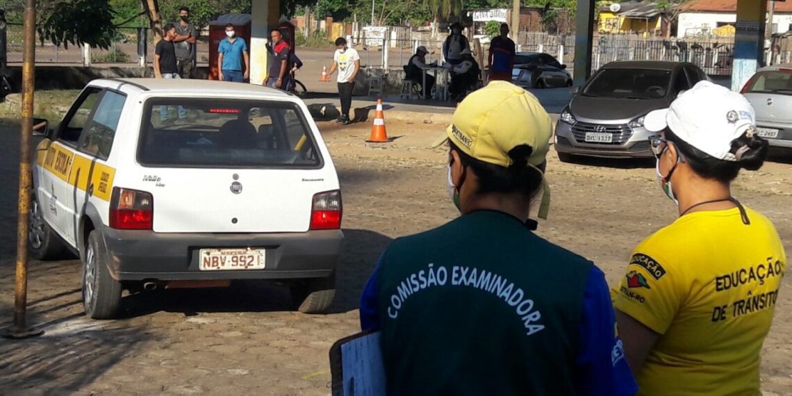 Detran-ES retira etapas de baliza e ladeira do exame prático de direção