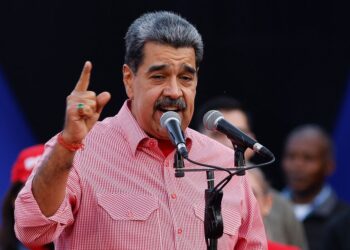 EUA lançam ataque em larga escala na Venezuela e capturam Nicolás Maduro