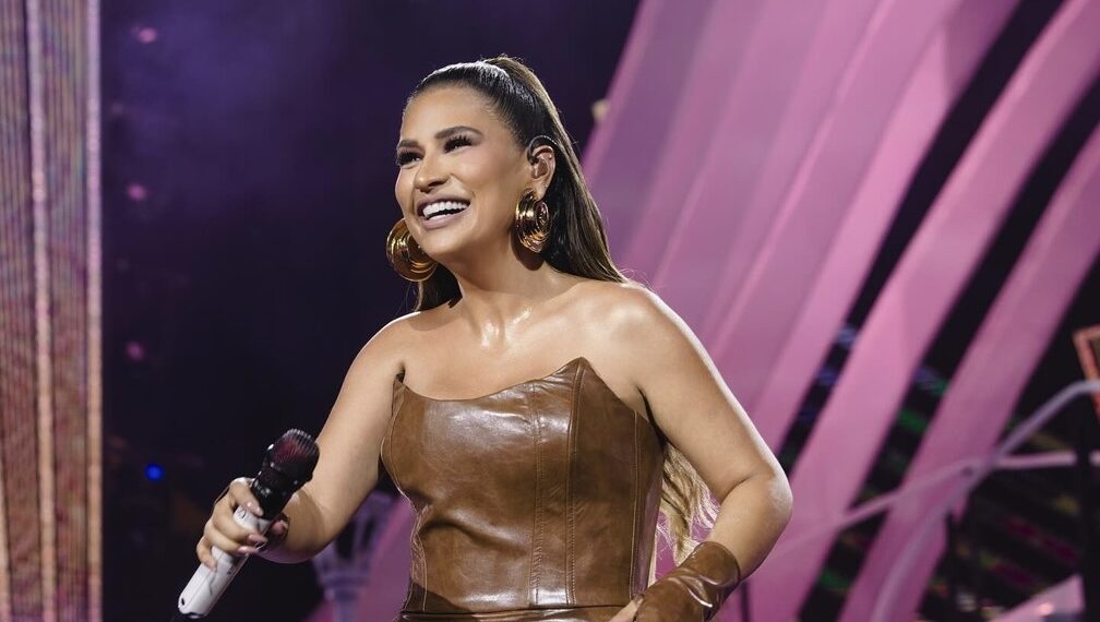 Simone Mendes agita segundo dia do Carnaval Guriri 2026 nesta sexta-feira